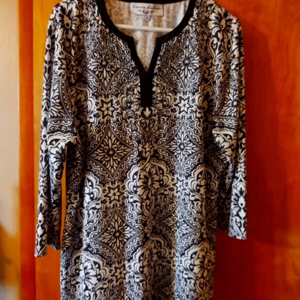 XL Black and white dress shirt - Tunic